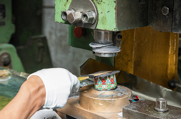 Punching Tin Box Image4